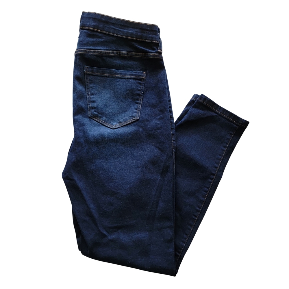 Celebrity Pink Dark Wash Curvy Skinny Jeans Size 32